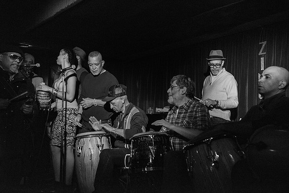 Rumba B&W-1